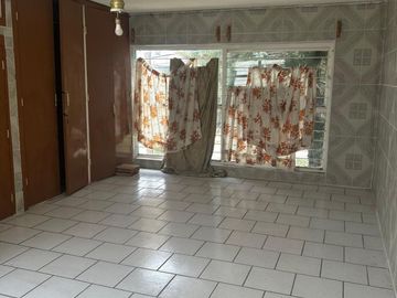 Se Vende Casa en Jardines del Country  para remodelar.