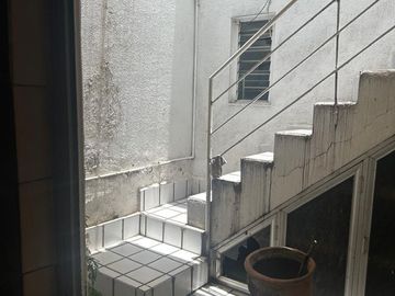 Se Vende Casa en Jardines del Country  para remodelar.