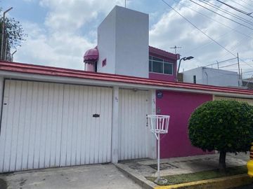 Casa en venta en Lomas de Tarango