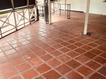 CASA EN VENTA EN AVENIDA CENTENARIO ARMENIA QUINDIO