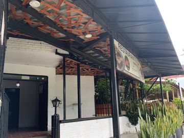 CASA EN VENTA EN AVENIDA CENTENARIO ARMENIA QUINDIO