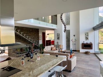 Hermosa casa moderna en El Carmen de Viboral