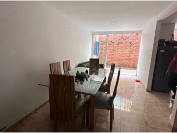 Casa de dos pisos en venta Barrio Las Américas Palmira Valle Colombia