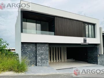 CASA EN VENTA EN CASTAÑOS DEL VERGEL