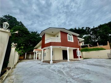 Casa en venta o alquiler en Villa del Lago, Las cumbres (YM)