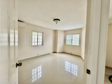 Casa en venta o alquiler en Villa del Lago, Las cumbres (YM)