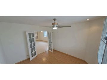 HERMOSA CASA CENTRICA CON PATIO GRANDE EN BRISAS DEL GOLF YL