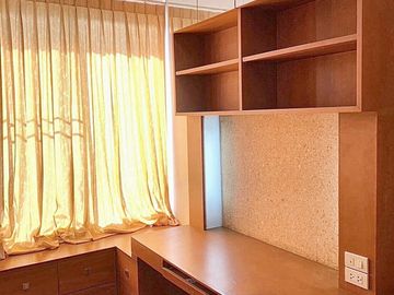4 Bed 325 SQ.M House for Sale in Phatthanakarn