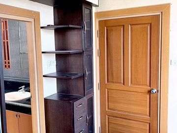 4 Bed 325 SQ.M House for Sale in Phatthanakarn
