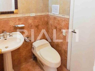 Casa en Venta en conjunto, sector Sangolquí