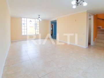 Casa en Venta en conjunto, sector Sangolquí