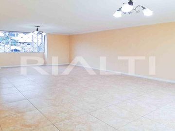 Casa en Venta en conjunto, sector Sangolquí