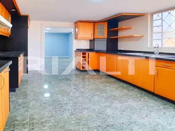 Casa en Venta en conjunto, sector Sangolquí