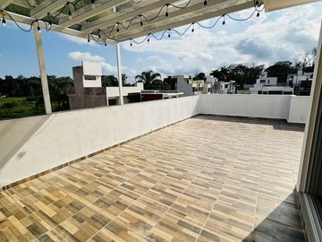 Oportunidad: Casa en venta con 4 habitaciones, 1 en PB y amplio Roof Garden