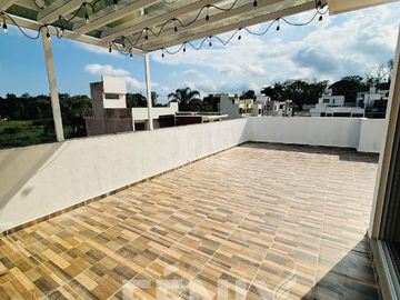 Oportunidad: Casa en venta con 4 habitaciones, 1 en PB y amplio Roof Garden