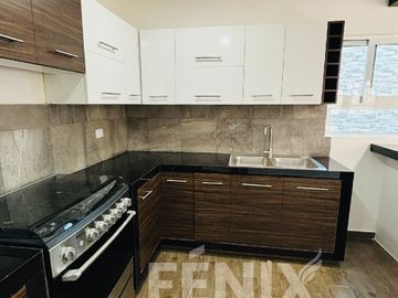 Oportunidad: Casa en venta con 4 habitaciones, 1 en PB y amplio Roof Garden