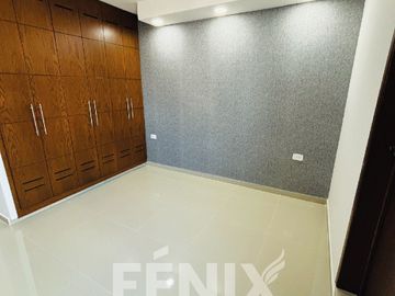 Oportunidad: Casa en venta con 4 habitaciones, 1 en PB y amplio Roof Garden