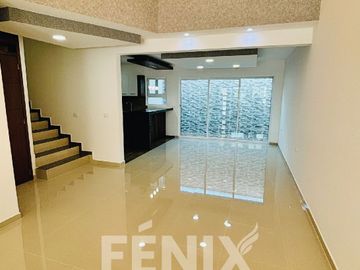 Oportunidad: Casa en venta con 4 habitaciones, 1 en PB y amplio Roof Garden