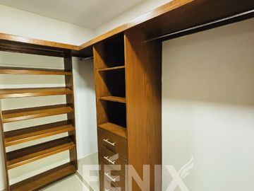 Oportunidad: Casa en venta con 4 habitaciones, 1 en PB y amplio Roof Garden