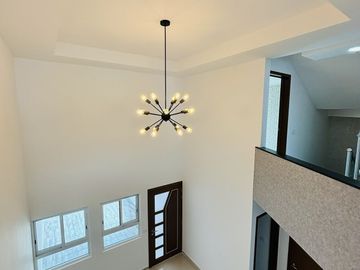 Oportunidad: Casa en venta con 4 habitaciones, 1 en PB y amplio Roof Garden