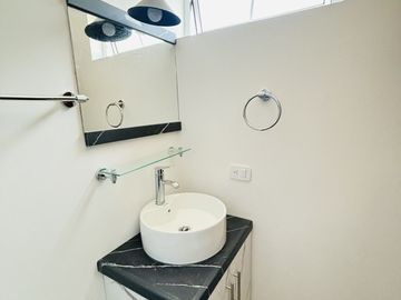 Oportunidad: Casa en venta con 4 habitaciones, 1 en PB y amplio Roof Garden