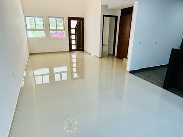 Oportunidad: Casa en venta con 4 habitaciones, 1 en PB y amplio Roof Garden