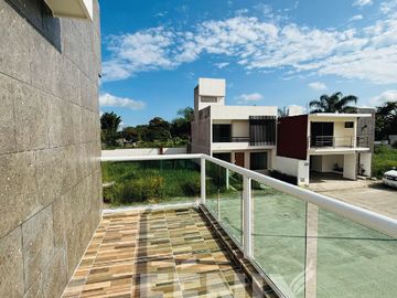 Oportunidad: Casa en venta con 4 habitaciones, 1 en PB y amplio Roof Garden