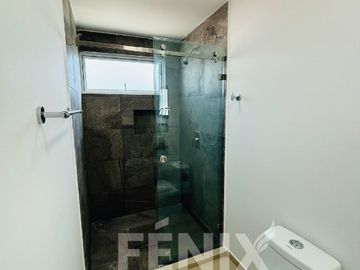 Oportunidad: Casa en venta con 4 habitaciones, 1 en PB y amplio Roof Garden