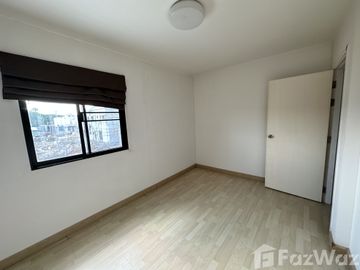 3 Bedroom Townhouse for sale at The Connect Watcharaphon - Phoemsin