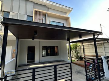 3 Bedroom Townhouse for sale at The Connect Watcharaphon - Phoemsin