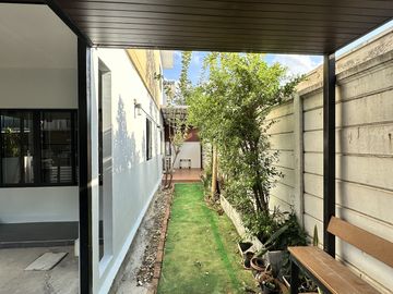 3 Bedroom Townhouse for sale at The Connect Watcharaphon - Phoemsin