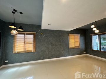 3 Bedroom Townhouse for sale at The Connect Watcharaphon - Phoemsin
