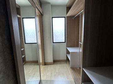 3 Bedroom Townhouse for sale at The Connect Watcharaphon - Phoemsin