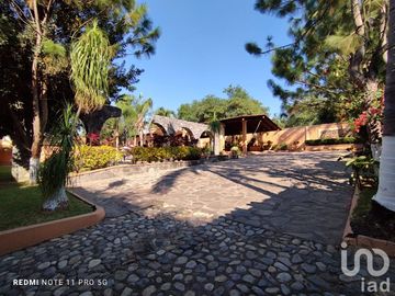 Casa de Campestre en venta, con terraza y alberca con detalles típico estilo mexicano, Comala, Col.