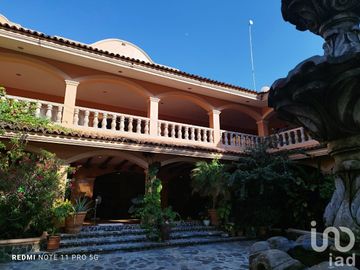 Casa de Campestre en venta, con terraza y alberca con detalles típico estilo mexicano, Comala, Col.
