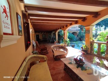 Casa de Campestre en venta, con terraza y alberca con detalles típico estilo mexicano, Comala, Col.