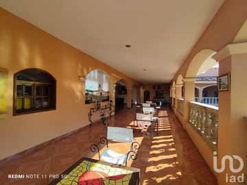 Casa de Campestre en venta, con terraza y alberca con detalles típico estilo mexicano, Comala, Col.