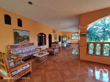 Casa de Campestre en venta, con terraza y alberca con detalles típico estilo mexicano, Comala, Col.