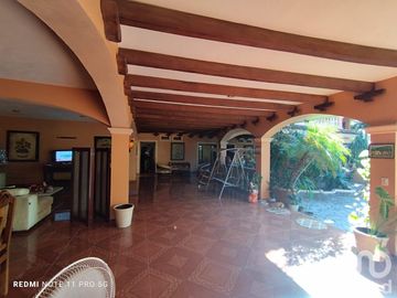 Casa de Campestre en venta, con terraza y alberca con detalles típico estilo mexicano, Comala, Col.