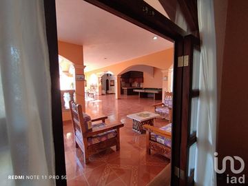 Casa de Campestre en venta, con terraza y alberca con detalles típico estilo mexicano, Comala, Col.