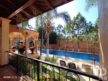 Casa de Campestre en venta, con terraza y alberca con detalles típico estilo mexicano, Comala, Col.