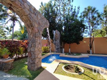 Casa de Campestre en venta, con terraza y alberca con detalles típico estilo mexicano, Comala, Col.