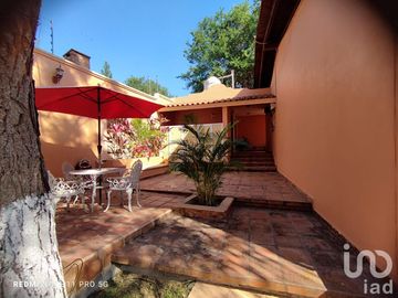Casa de Campestre en venta, con terraza y alberca con detalles típico estilo mexicano, Comala, Col.