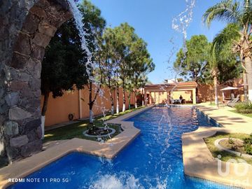 Casa de Campestre en venta, con terraza y alberca con detalles típico estilo mexicano, Comala, Col.