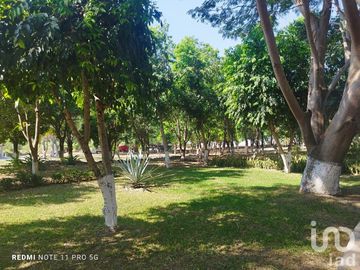 Casa de Campestre en venta, con terraza y alberca con detalles típico estilo mexicano, Comala, Col.