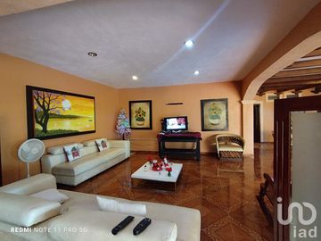Casa de Campestre en venta, con terraza y alberca con detalles típico estilo mexicano, Comala, Col.