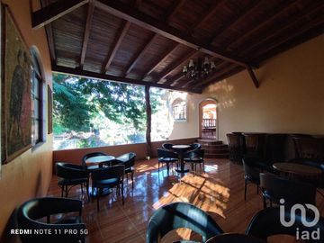 Casa de Campestre en venta, con terraza y alberca con detalles típico estilo mexicano, Comala, Col.