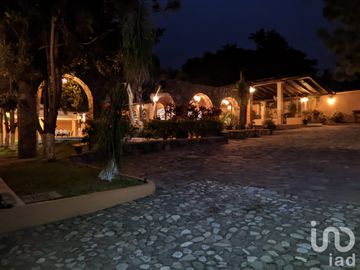 Casa de Campestre en venta, con terraza y alberca con detalles típico estilo mexicano, Comala, Col.