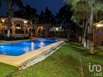 Casa de Campestre en venta, con terraza y alberca con detalles típico estilo mexicano, Comala, Col.