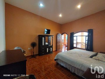 Casa de Campestre en venta, con terraza y alberca con detalles típico estilo mexicano, Comala, Col.